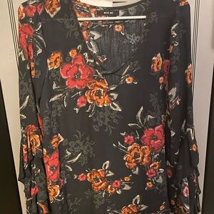 Women’s Miss Me super cute trumpet sleeve blouse